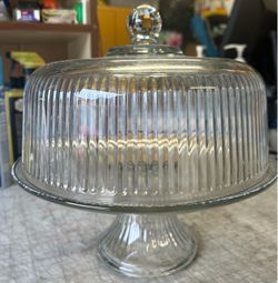 Crystal cake dish and a single glass flat plate …$10.00  firm