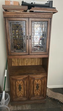 Small Hutch / China Cabinet