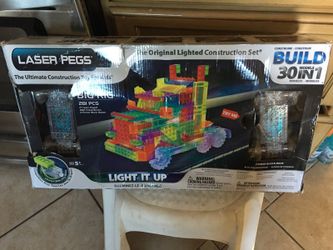 Laser Pegs Big Rig 30 in 1 building set. New little damage on box