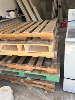 Free pallets and cut oak logs