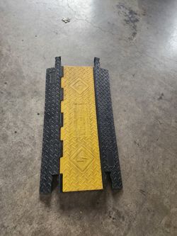 Yellow Jacket Cable Crossover