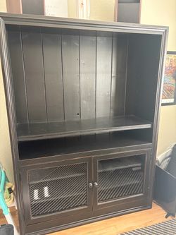 Black Hutch