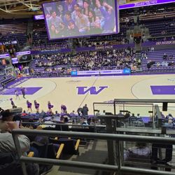 U of W Husky Basketball