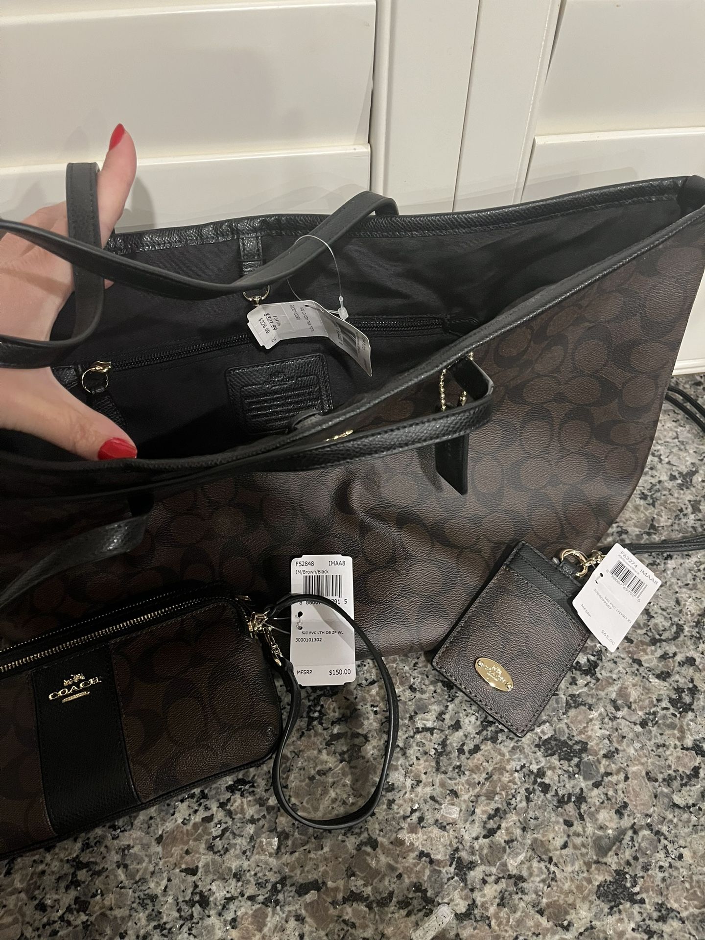 Large Coach Purse With Wallet & Id Badge Holder 