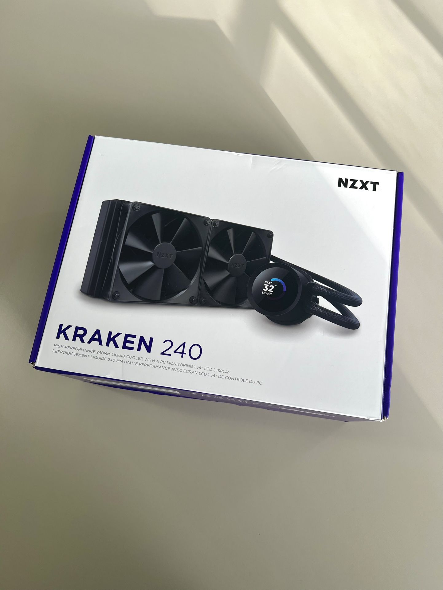 NZXT - Kraken 240mm Radiator CPU Liquid Cooler (1 x 120mm F Fans) with 1.54" LCD