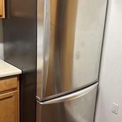 Bottom Freezer Fridge By Kenmore Elite
