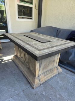 Outdoor fire pit! Mint condition
