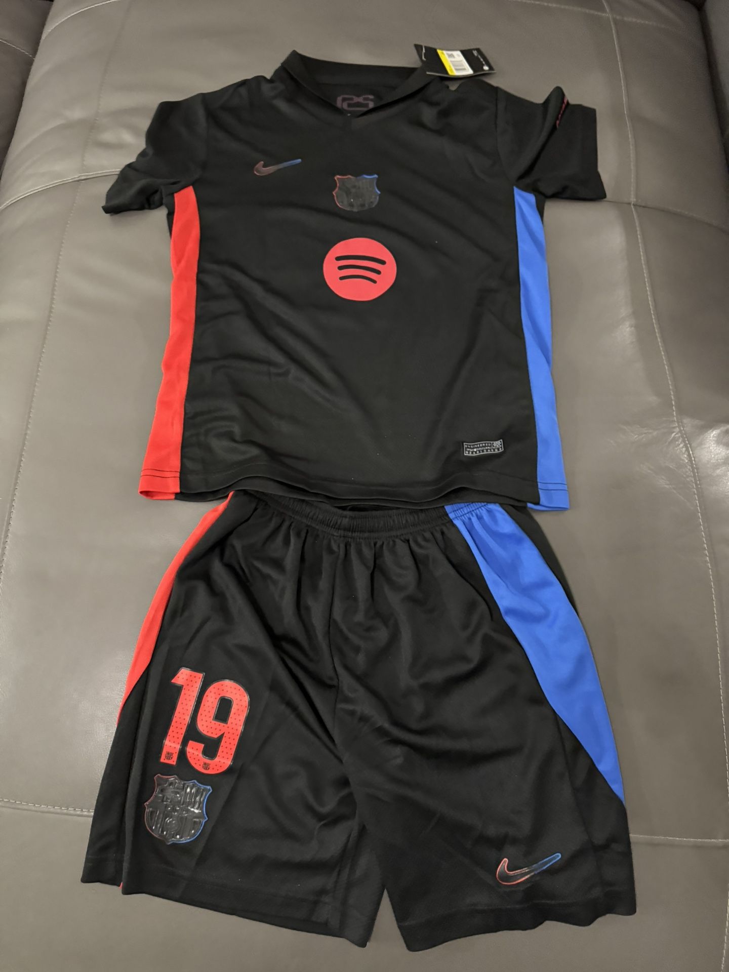 Barcelona Away Football Shirt And Shorts
