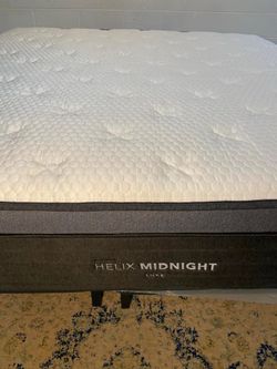 Luxe Midnight, Queen, Cover: Original Cover, Top Layer: Original Layer Like New, Perfect Condition