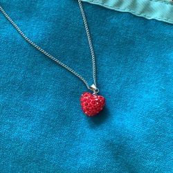 NEW Sparkly Heart Necklace 