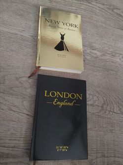 2 Journals in New condition