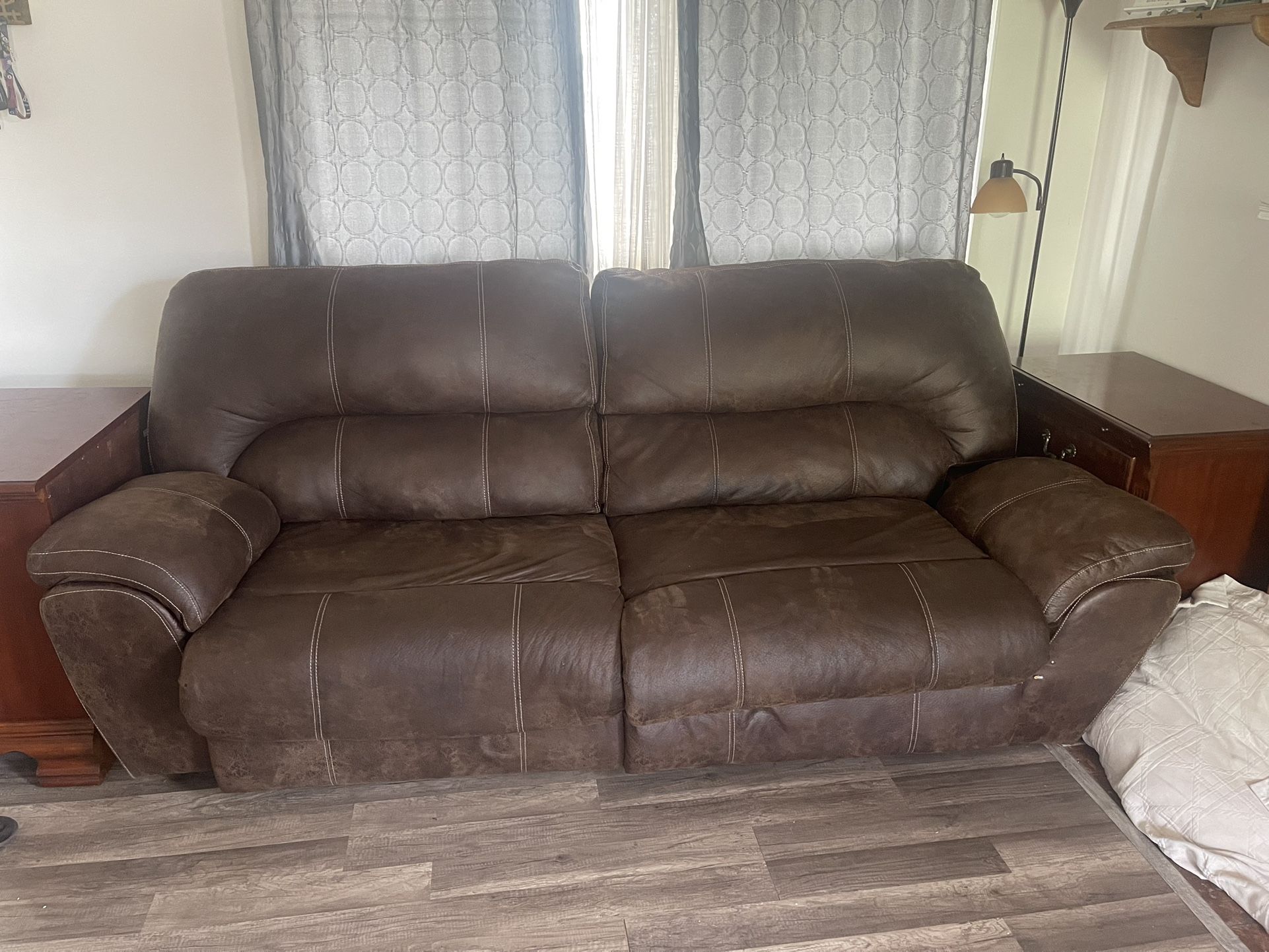 Reclining couch