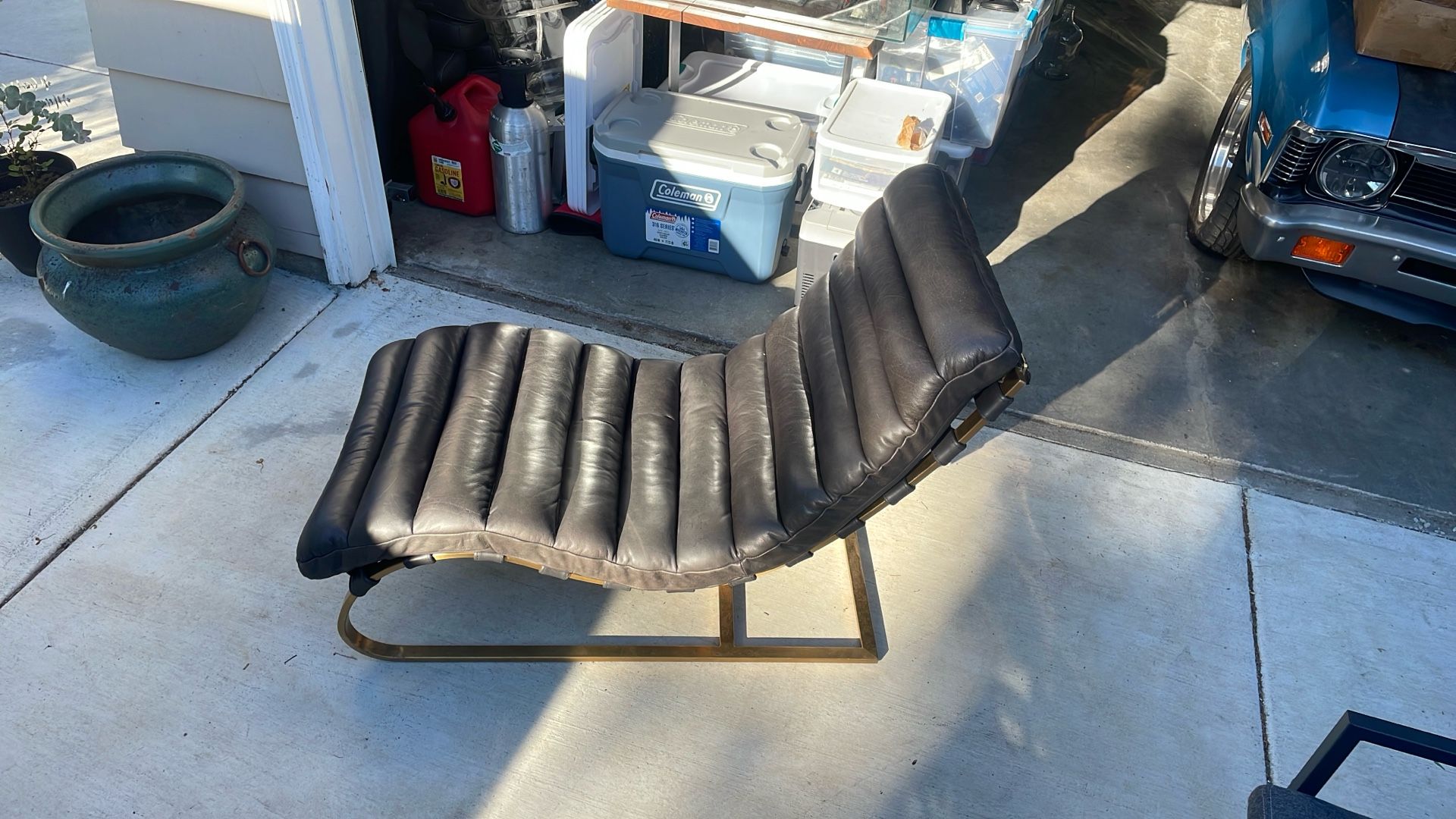 Black Leather Chaise - Lounge Chair Luxury Furniture