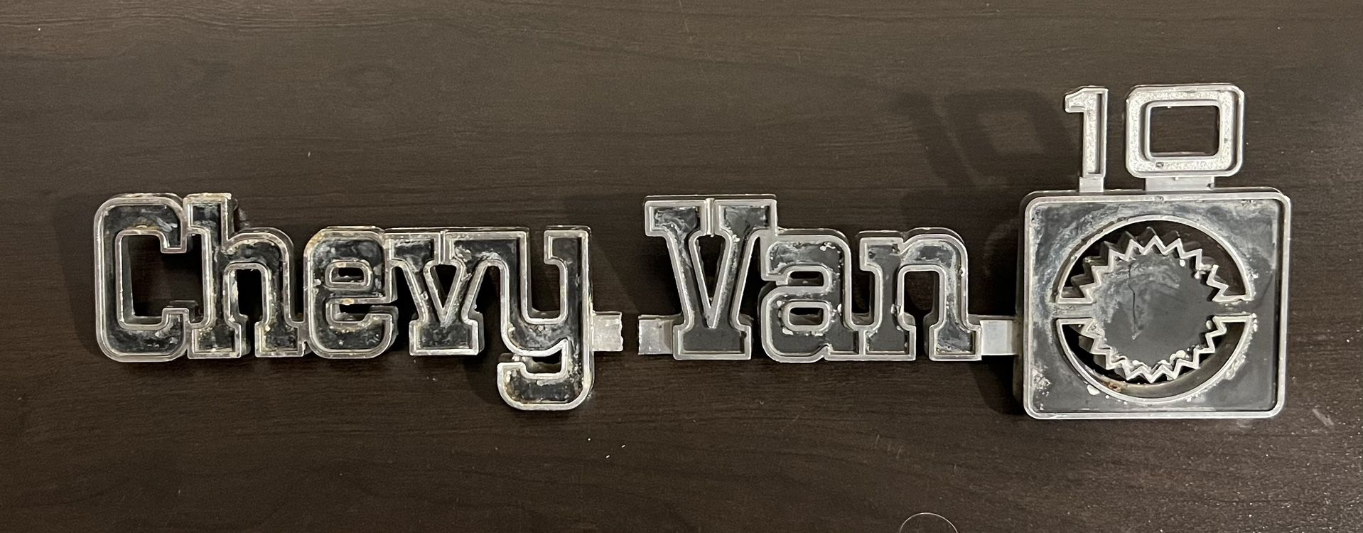 Vintage GM 1975-80 CHEVY VAN 10 Fender Emblem Chrome 