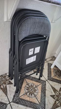 4 foldable chairs