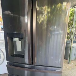 REFRIGERATOR 4 DOORS / FREE DELIVERY / PERFECT CONDITION 