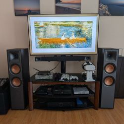 Pair Klipsch R-820F