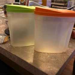 Set Up Two Plastic Containers With Flip Top Lid