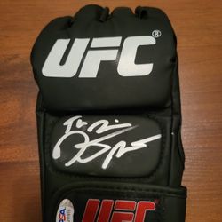 Dustin Poirier UFC GLOVE 