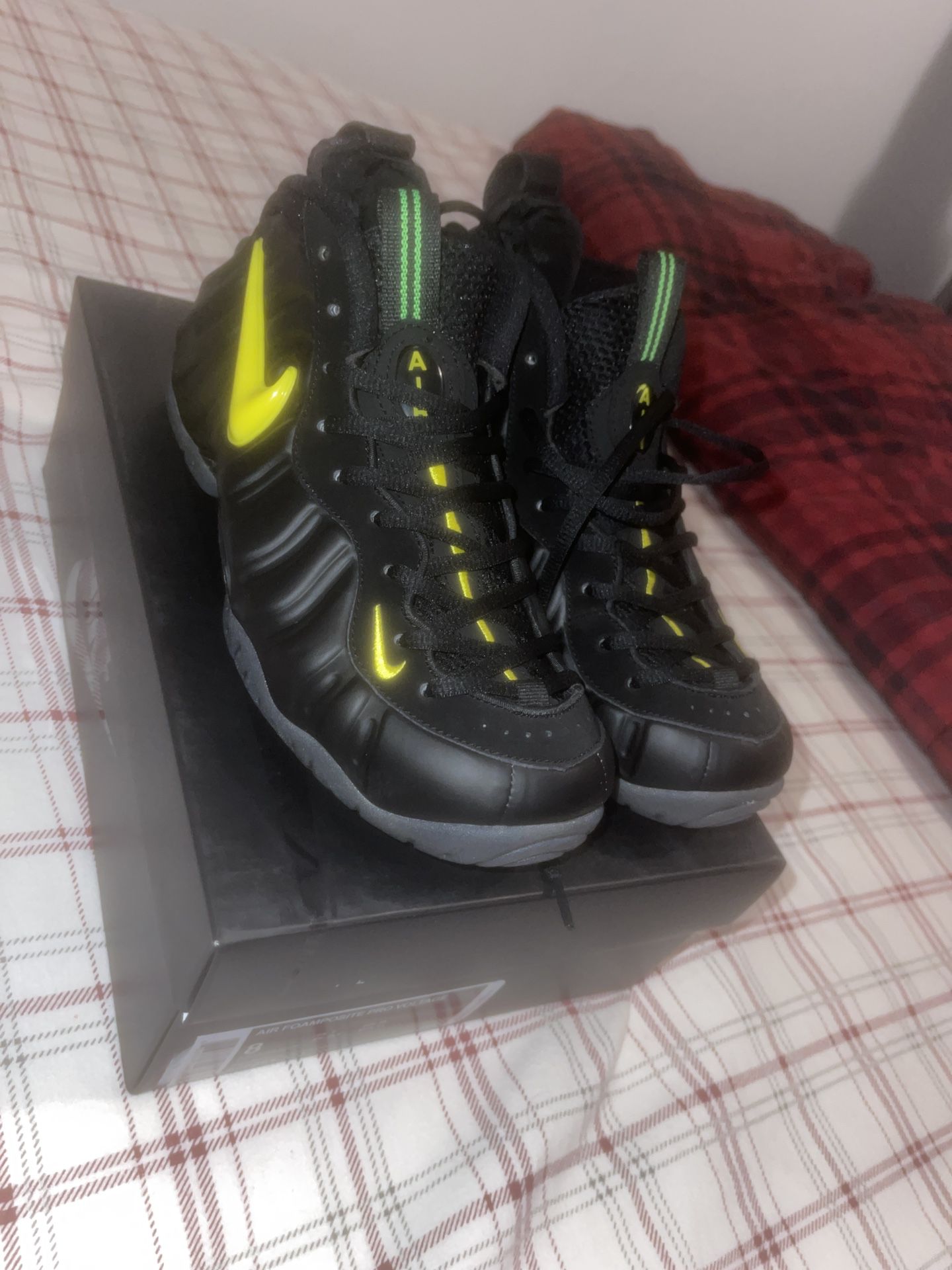 Air Foamposite Pro Voltage Yellow Black Foam for in Queens, NY - OfferUp