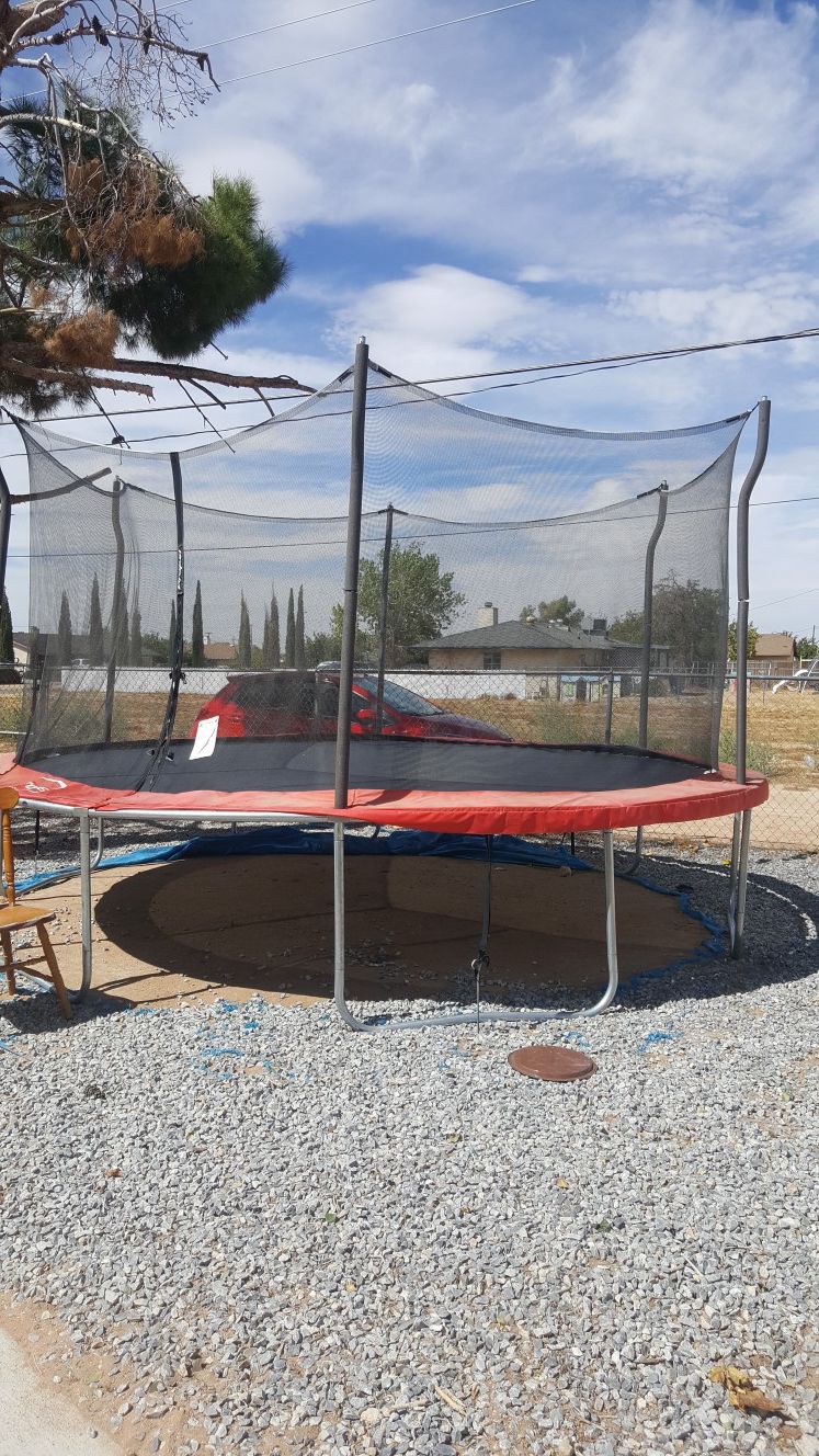 trampoline 15' round with net enclosure, you must take apart