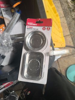 Magnetic tray