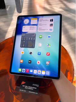 iPad Pro 12.9” 6th gen 512GB Wi-Fi-Cellular 90 Day warranty! We offer financing.