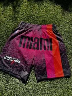 Miami Heat NBA Mitchell & Ness Shorts Size Medium NWT