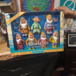Vintage Snow White And The Seven Dwarfs Toy Set