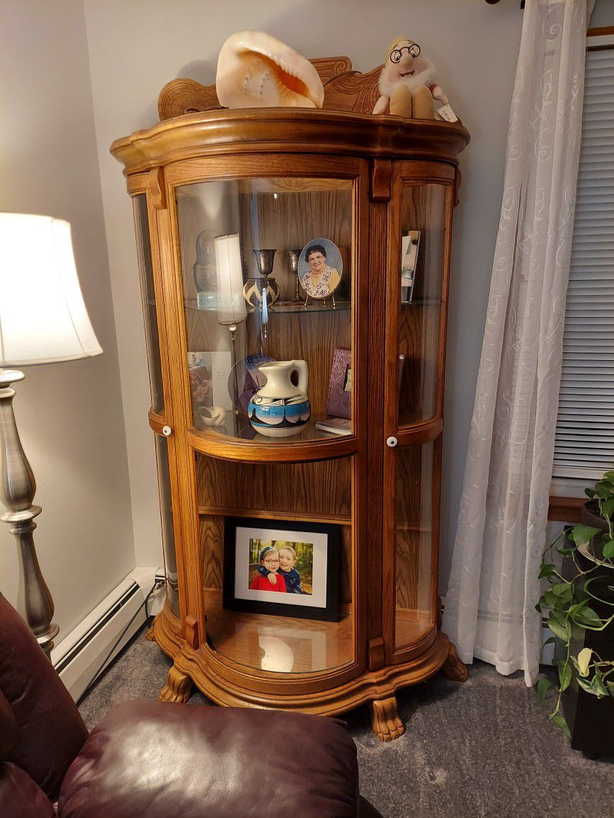 Oak China cabinet With lighting