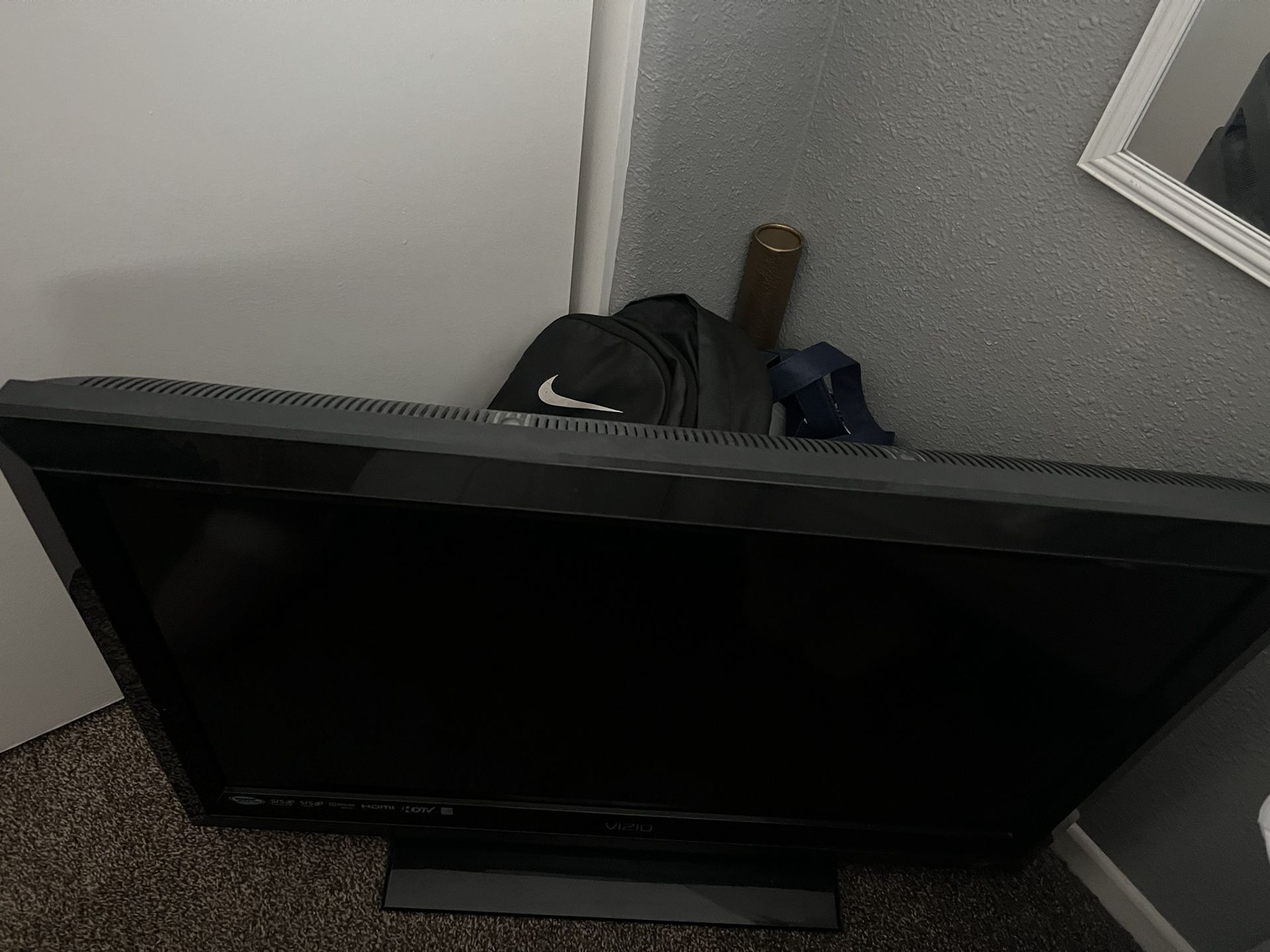 VISIO 32 Color TV Works Great