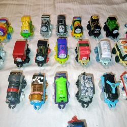 25- used Thomas & friends lot #3 Miniatures