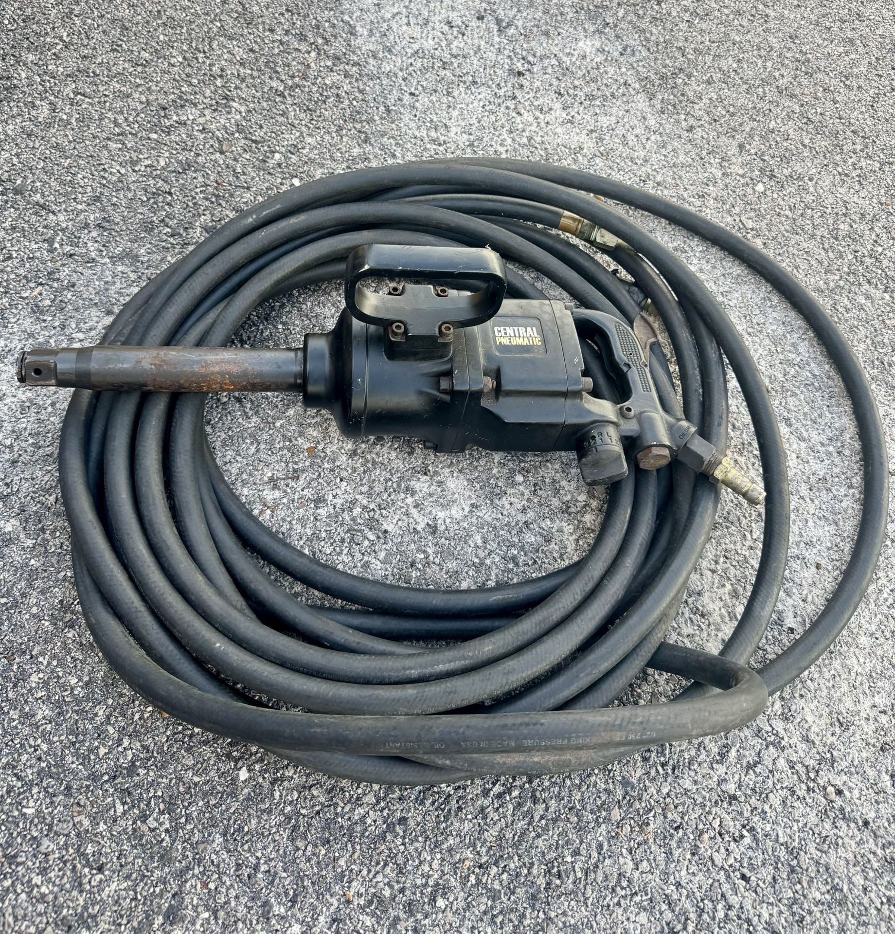 Air impact wrench 2,000 ft. lbs