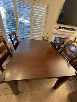 Wooden Dining set 6 person extendable