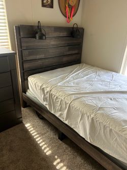 Queen bed set