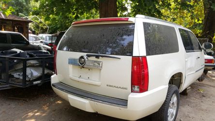 2009 Cadillac escalade for parts