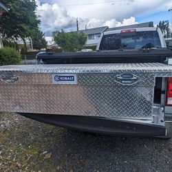 Full Size Truck Tool Box (Low Profile)