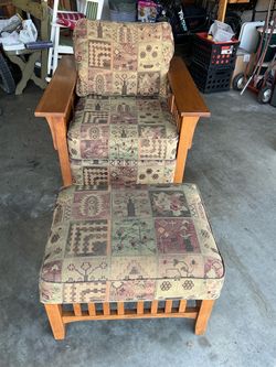 LA-Z-BOY Mission style Morris chair and ottoman