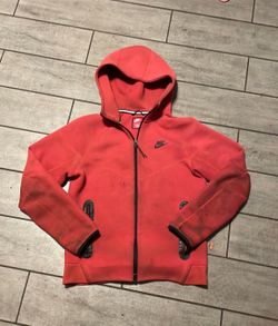 Red nike tech clean (small)