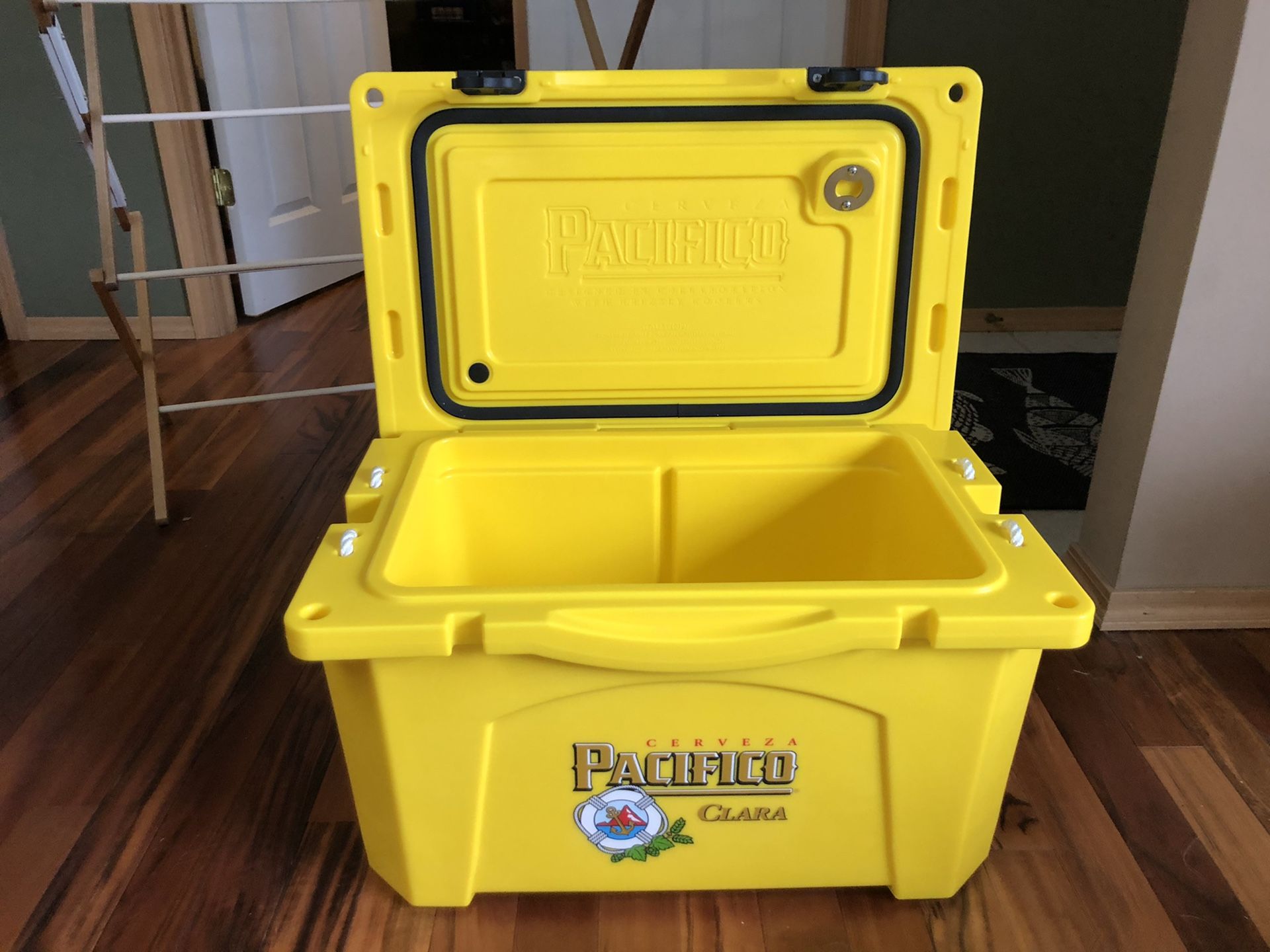 Pacifico Beer cooler. Never used;right out of box. $100