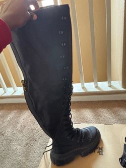 Dr.martens knee high boots