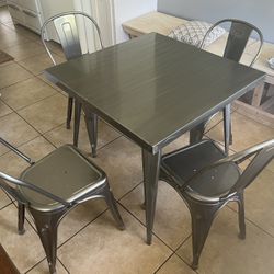 Indoor/outdoor Metal Table Set