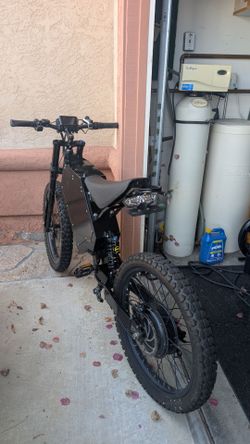 Enduro Electric Bike 5000w 72v
40.6 ah Used, Great Condition!