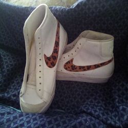 Nike Leopard Print Size 9 Women