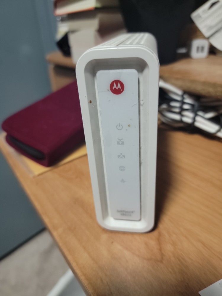 Motorola Surfboard Docsis 3.0 Cable Modem 300 Mpbs