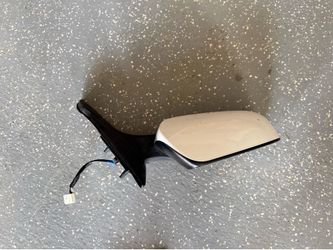 Passenger side mirror 2016 Toyota Camry White