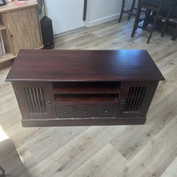 TV / Entertainment Stand