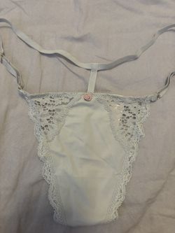 Victoria’s Secret V-String/V-String Color Grayish Size M Brand New