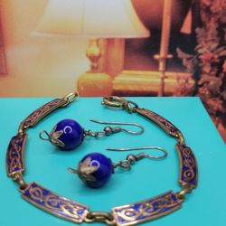 RARE VINTAGE, HOWLITE STONE  BRACELET 7"IN, EARRINGS 1.5"IN
