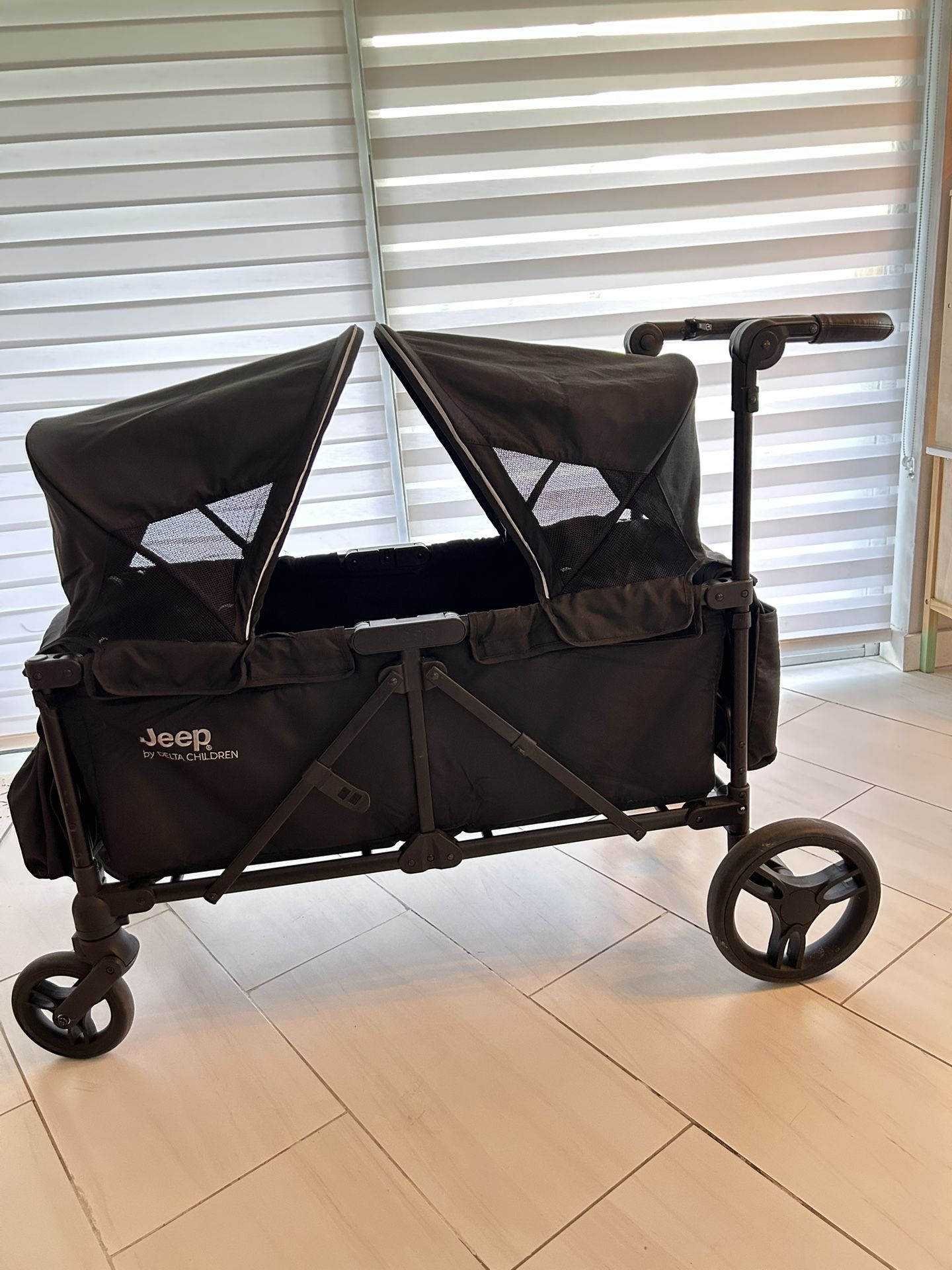 JEEP STROLLER FOR TWO KIDS